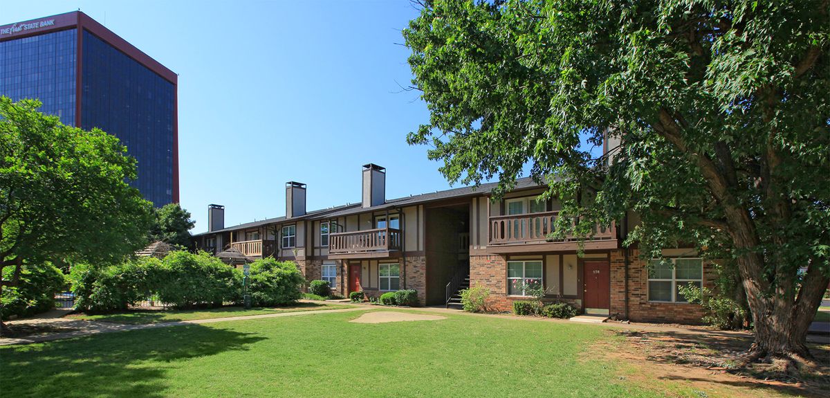 Warwick West Apartments In Oklahoma City Ok