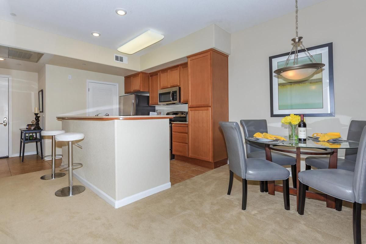 BREAKFAST BAR