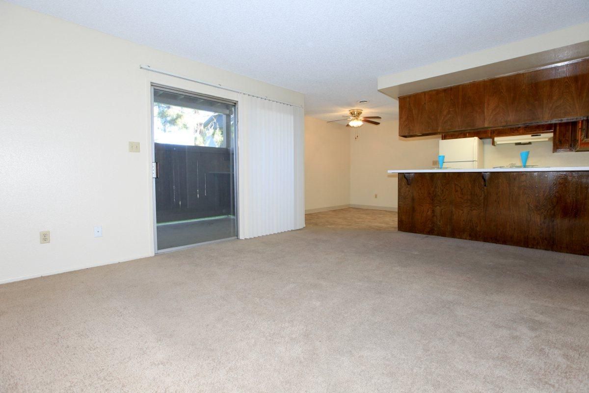 Raintree Apartments Photo Gallery