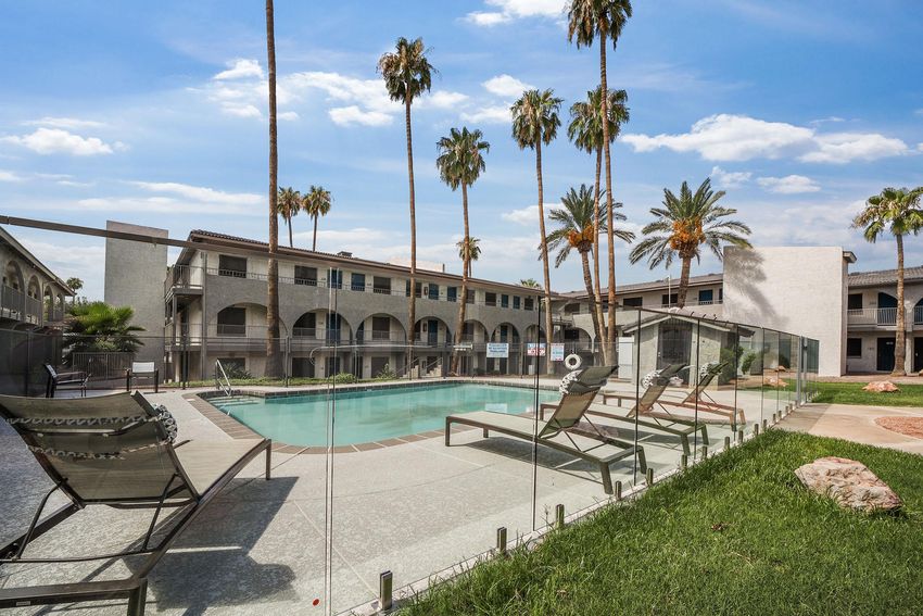 Pool and poolside area at Sunrise on 35th.