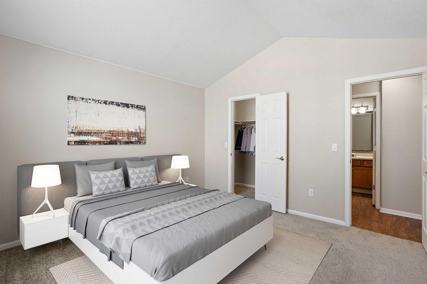 bedroom with closet