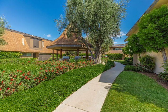 Vio Tustin courtyard with a gazebo