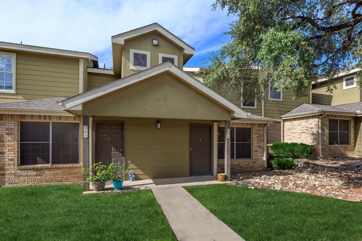 West Creek Townhomes Apartments in San Antonio, TX