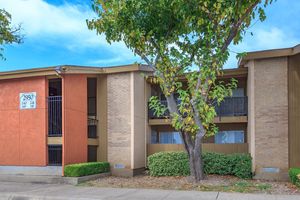 YOUR NEW  APARTMENT HOME AWAITS IN DALLAS, TEXAS