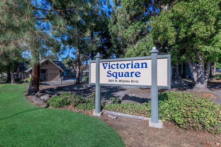 Landscaping at Victorian Square in Milpitas CA