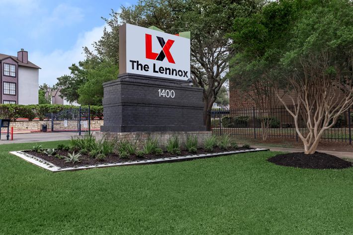 APARTMENTS FOR RENT AT THE LENNOX APARTMENTS IN SAN ANTONIO, TX
