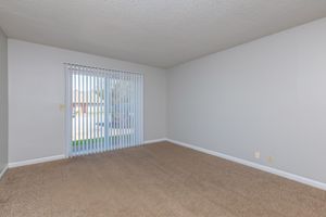 Soft carpeted floors in 2 bedroom apartment for rent