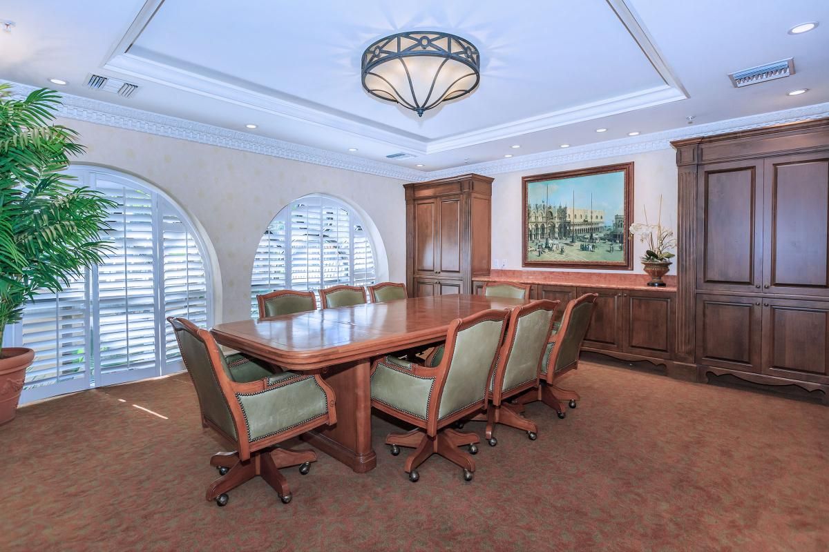 PRIVATE CONFERENCE ROOM