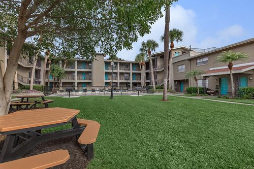 Fountain Court Amp Lakeside Apartments Apartments In St