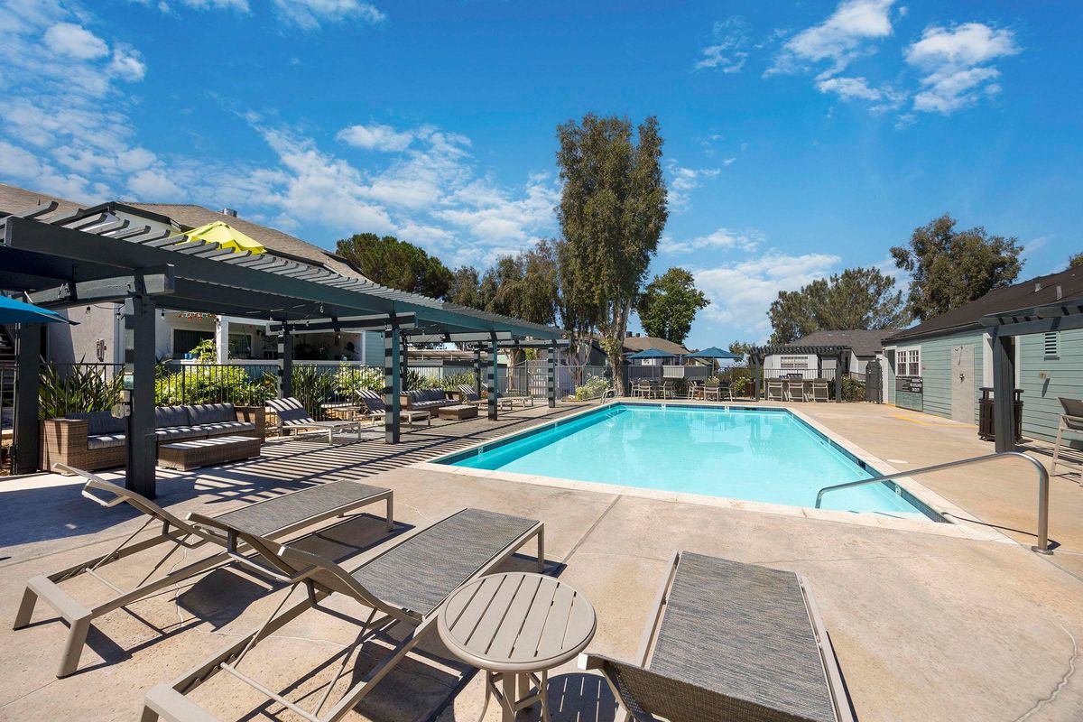 Scripps Landing Upper Pool 03.jpg