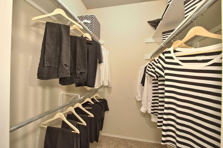 WALK-IN CLOSETS IN SPRING, TX.