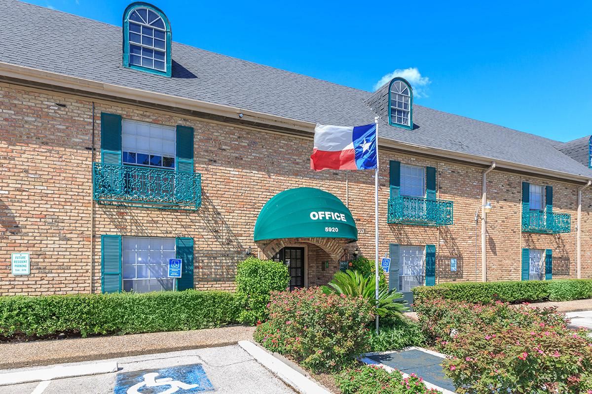 Houston, Texas Living at Tanglewood Place