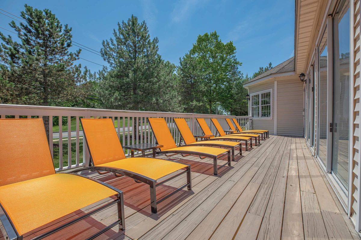 RELAX ON THE SUNDECK