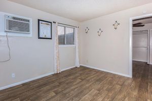 HARDWOOD FLOORS AT THE PARKER APARTMENTS