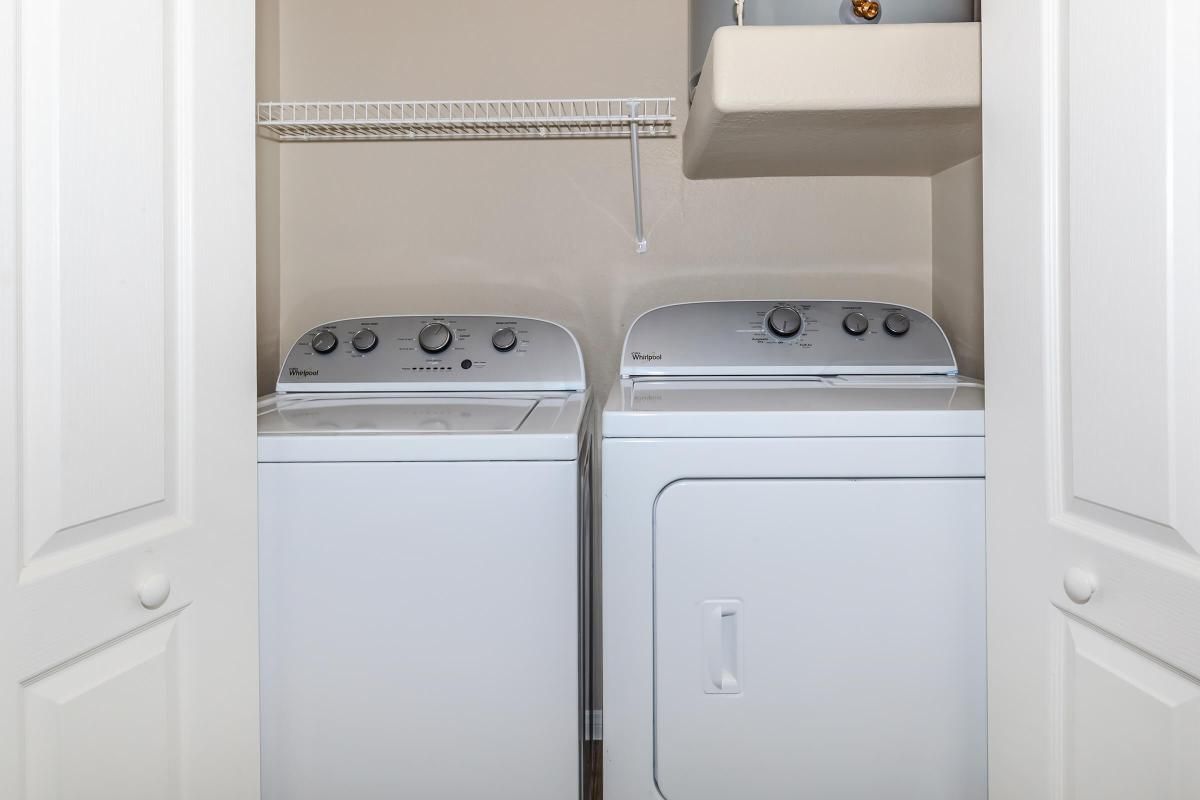 FULL-SIZE WASHER AND DRYER IN APARTMENT HOMES IN HENDERSON