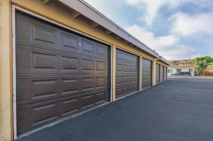 Woodhaven Townhomes garages