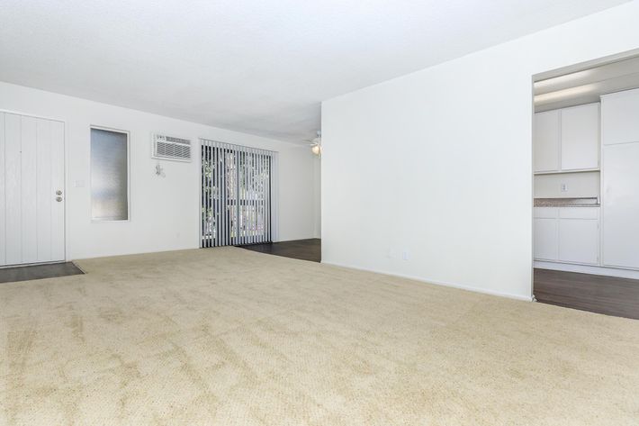 Unfurnished carpeted living room