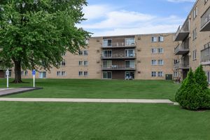 ONE, TWO, AND THREE BEDROOM APARTMENTS FOR RENT IN PARMA, OH