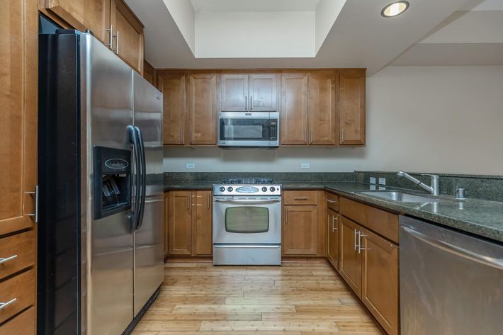 FULLY-EQUIPPED KITCHENS IN EMERYVILLE, CA