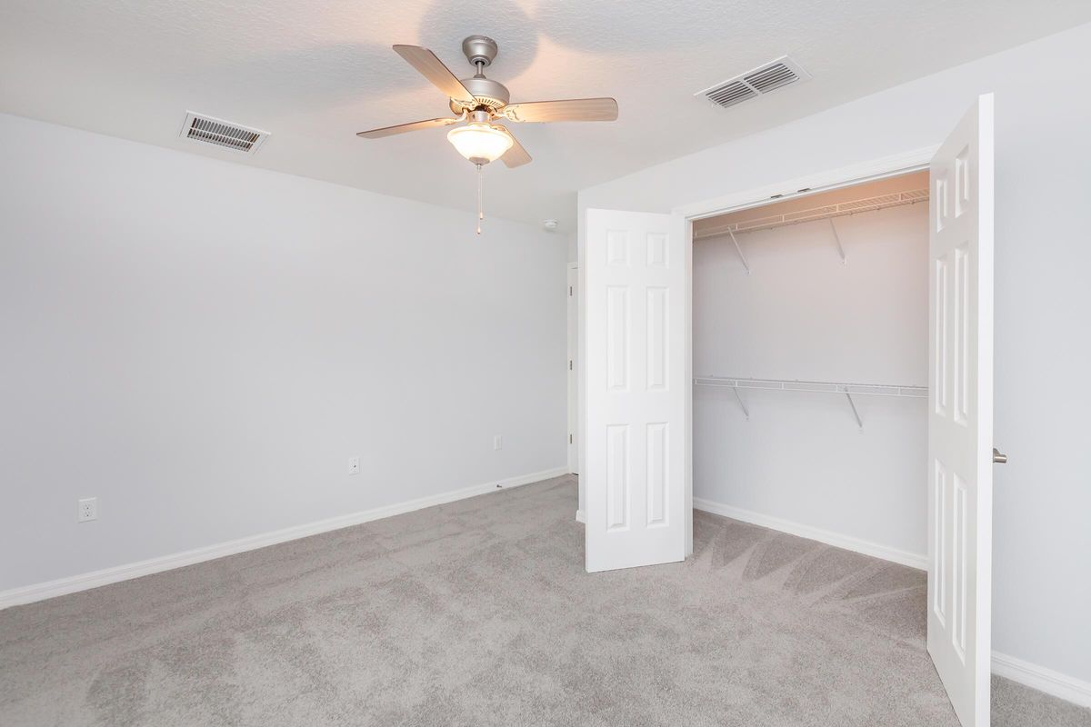 LARGE CLOSETS IN SPRING HILL, FLORIDA