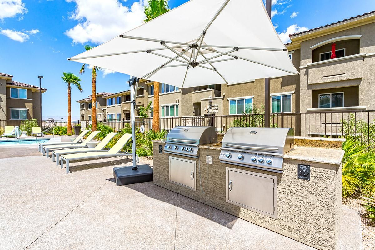 Barbecue area at The View at Horizon Ridge in Henderson, Nevada