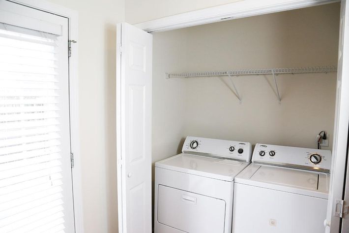 in-home washer and dryer at Chapmans retreat in Spring Hill, Tennessee
