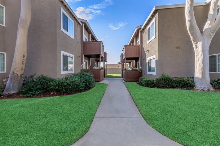 Landscape at Copper Wood  Apartments in Chino, CA