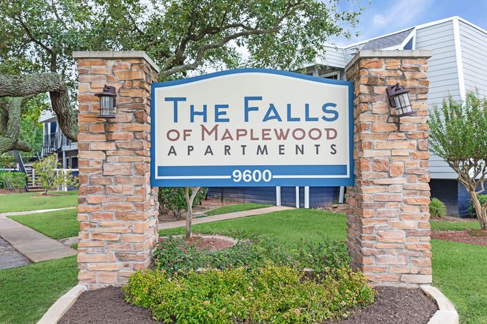 WELCOME HOME TO THE FALLS OF MAPLEWOOD APARTMENTS IN HOUSTON, TX