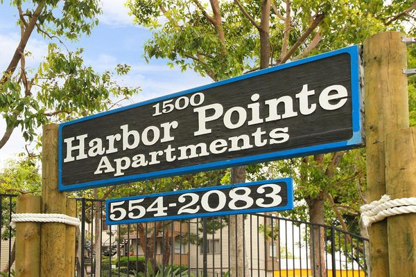 Harbor Pointe Apartment Homes Apartment Homes In Santa