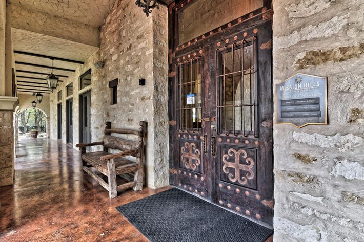 Mission Hills Photo Gallery