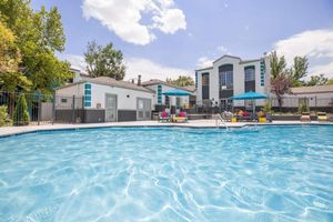 Sparkling Swimming Pool - Prisma Apartments - Albuquerque - New Mexico