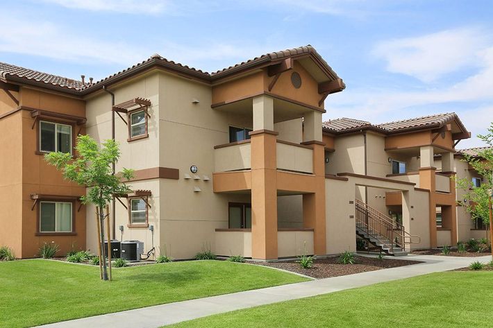 Come see why Watermark is the best apartment home community in Bakersfield