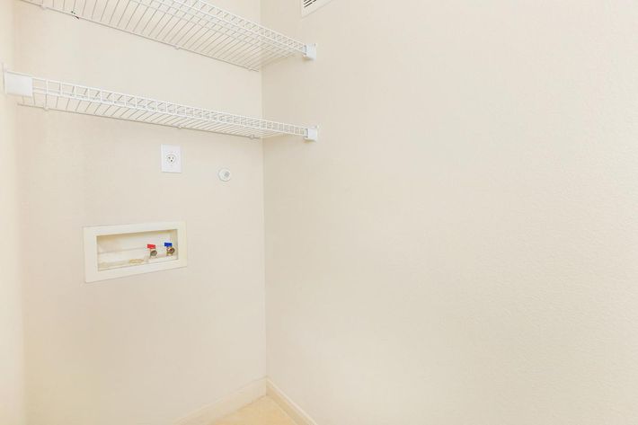 WASHER AND DRYER CONNECTIONS IN ONE BEDROOM