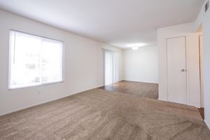 SPACIOUS TWO BEDROOM APARTMENT FOR RENT IN OVERLAND PARK, KS