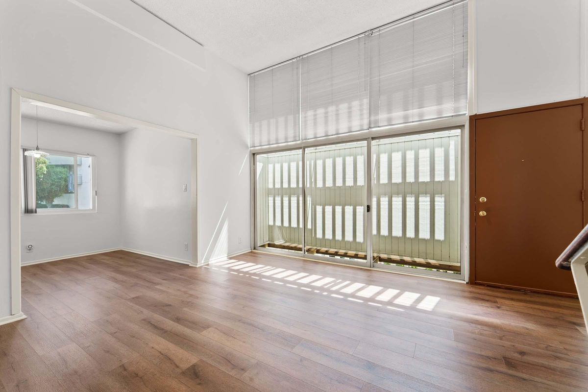 691 Levering Ave-2.jpg