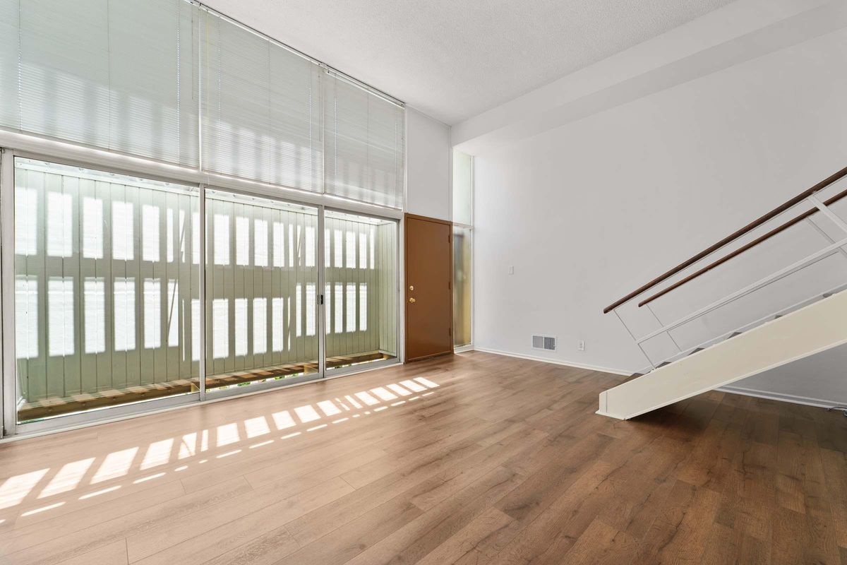 691 Levering Ave-3.jpg