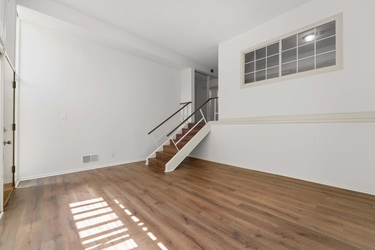 691 Levering Ave-4.jpg