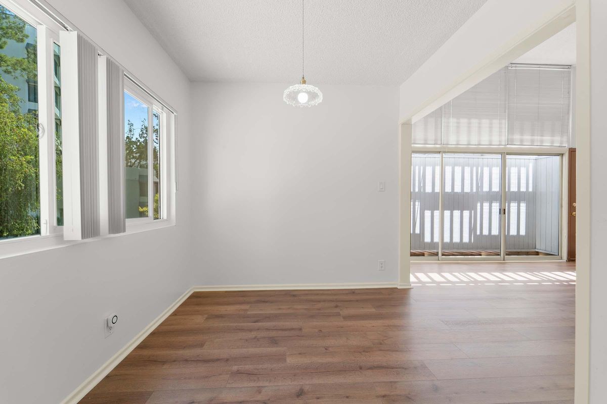 691 Levering Ave-8.jpg