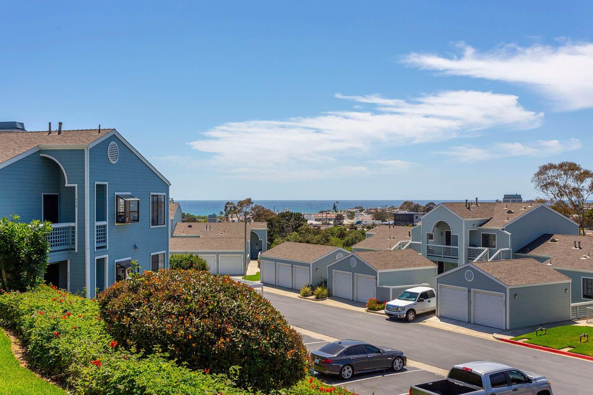 TWO BEDROOM CONDOS FOR RENT IN CARLSBAD