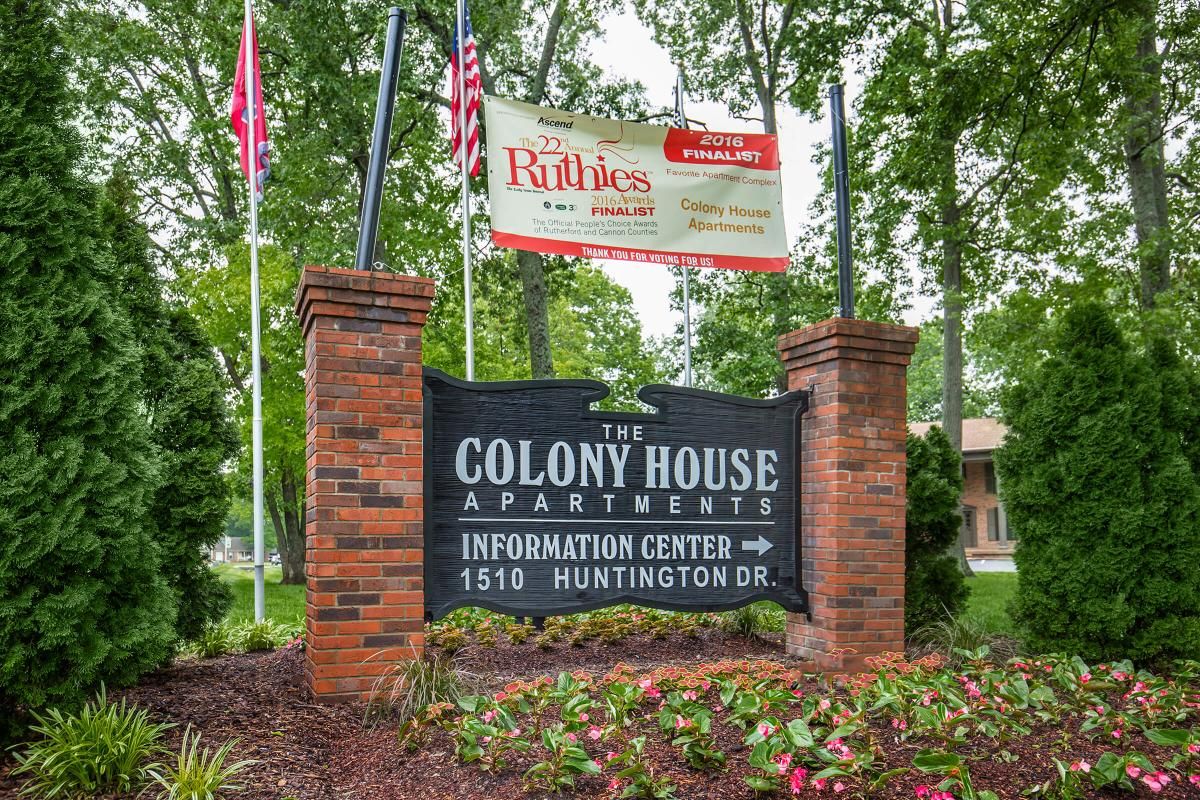 Colony House Monument Sign