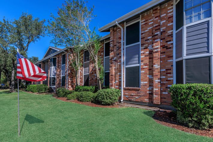 ONE, TWO, AND THREE BEDROOM APARTMENT HOMES FOR RENT HERE IN HOUSTON, TX.