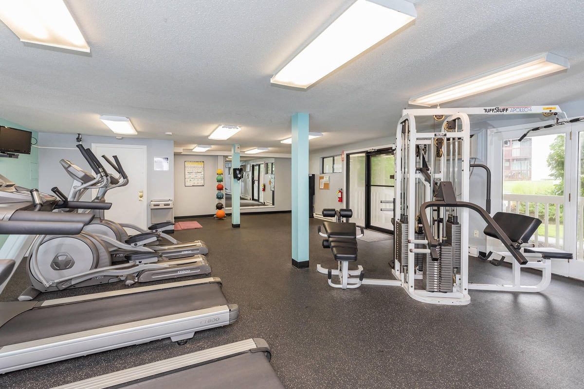 STATE-OF-THE-ART FITNESS CENTER