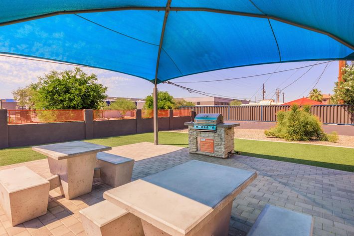 ENJOY GATHERINGS AND BARBECUE  AT URBAN CONNECTED APARTMENTS 