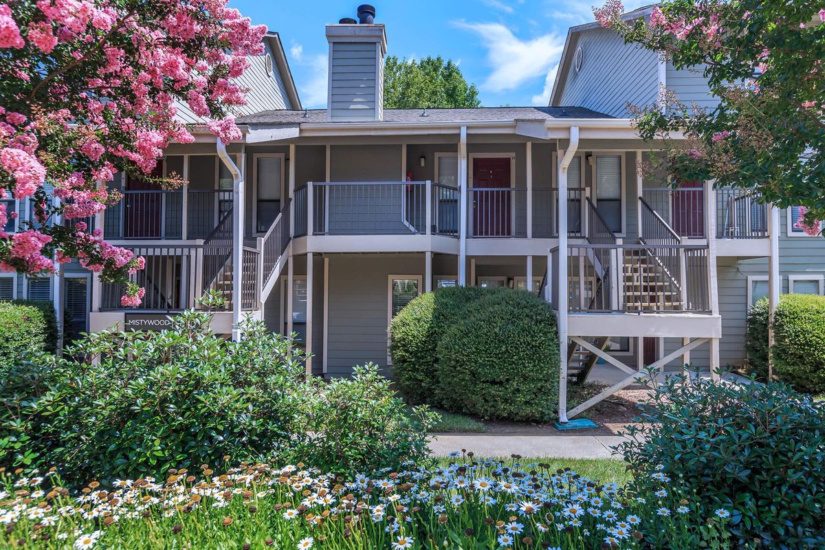 YOUR NEW APARTMENT HOME AWAITS IN CHAPEL HILL, NORTH CAROLINA