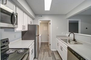 Kitchen  - Rainbow Ridge Apartments - Kansas City - Kansas