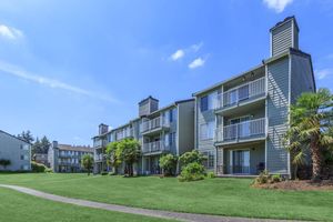IDEAL  APARTMENTS FOR RENT IN REDMOND, WA.