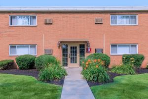YOUR NEW APARTMENT HOME AWAITS IN EASTLAKE, OHIO