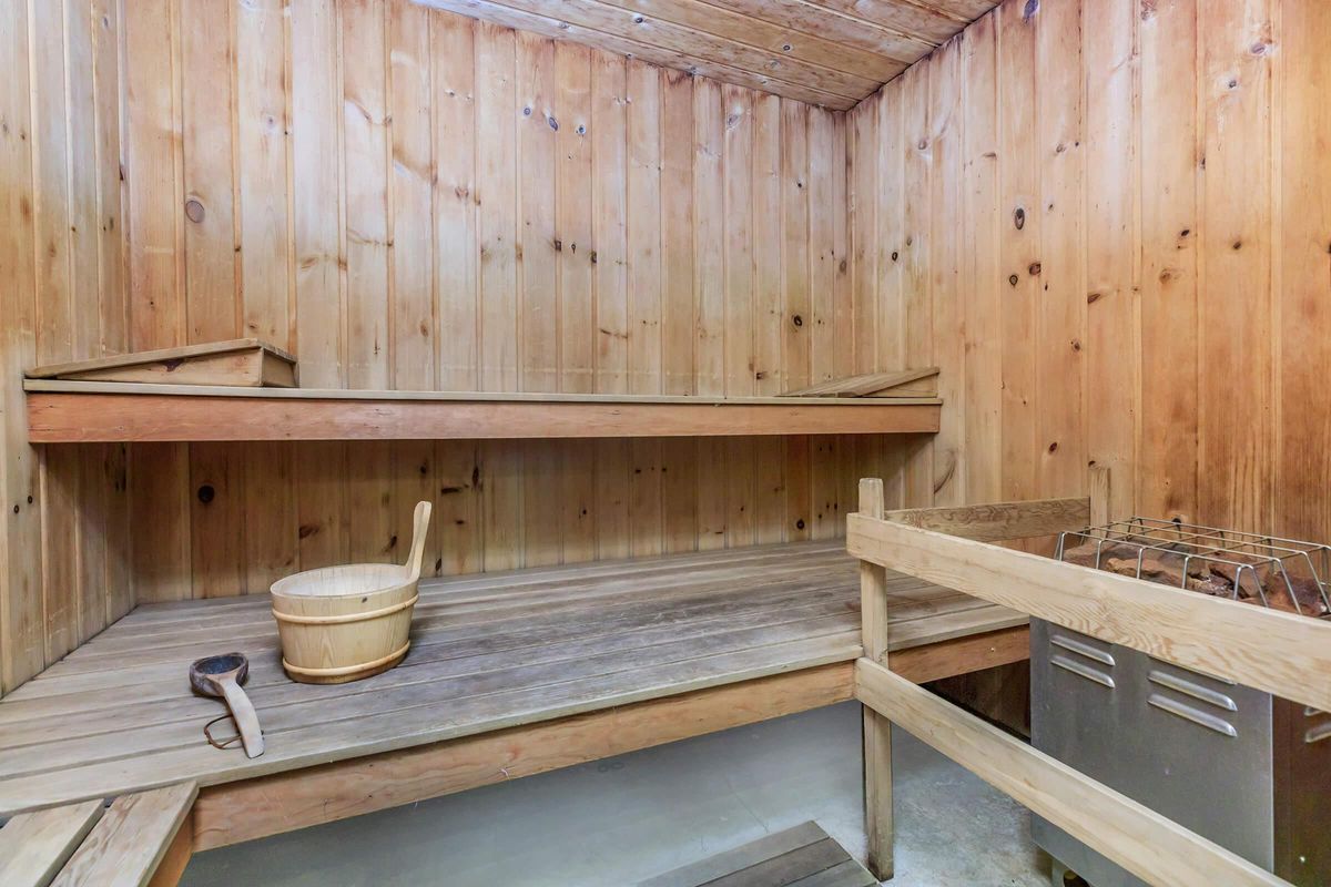 RELAX IN THE SAUNA