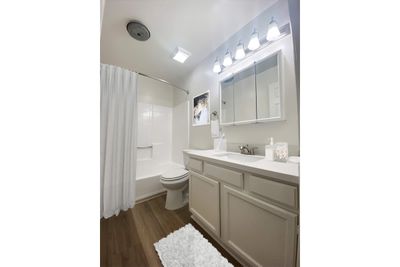 Bathroom 2 with showe.jpg