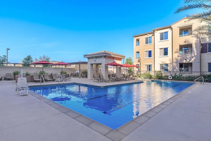 Sendero Bluffs Senior Apartments community pool